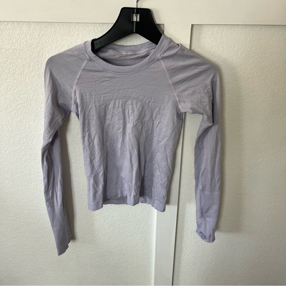 Lululemon Athletica Women's 2 Swiftly Tech Long Sleeve Shirt.